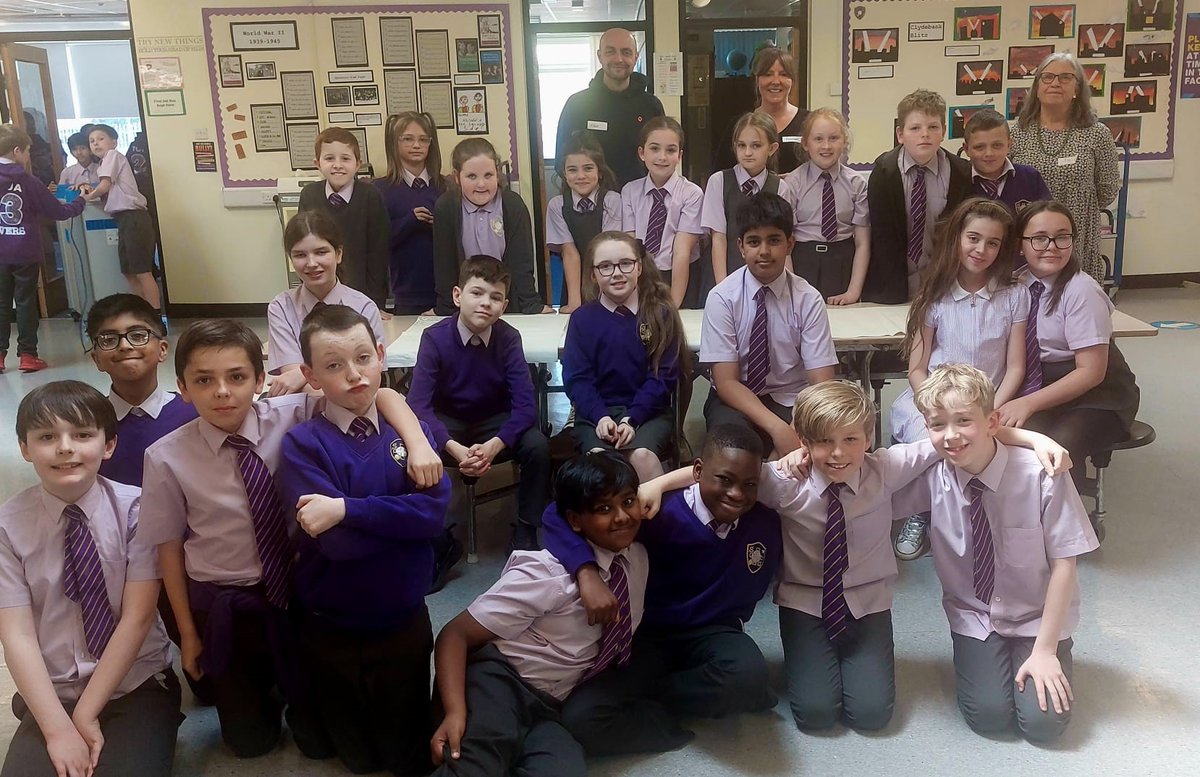 youngtalkmedi8's tweet photo. Amazing final day of training @st_gerards Big thanks to all the pupils and staff that took part and in so much work. Thanks also to Alan Jeffrey from @Cyrenians1968 and Jill Hollis. Good luck to all our future peer mediators. 🤩👏 https://t.co/sMTyBZrwPz