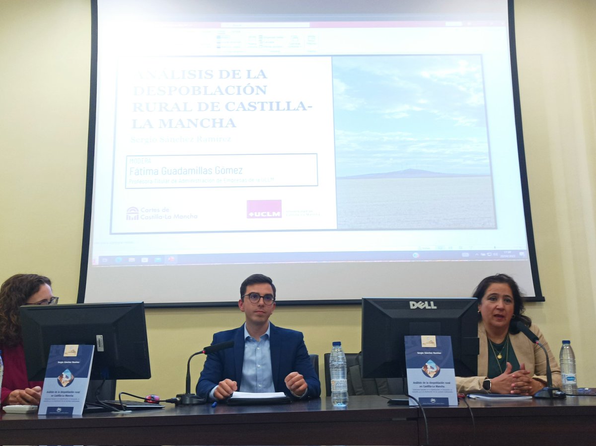 Nos encontramos en el lanzamiento del libro "Análisis de la despoblación rural en Castilla-La Mancha", escrito por @sersanramirez  Entre sus páginas podemos encontrar planteamientos acerca del #turismorural #innovacíon y #digitalización 
<a href="/GuadamillasG/">Fátima Guadamillas G 🇪🇸🇺🇦</a> <a href="/uclm_es/">Universidad de Castilla-La Mancha</a>