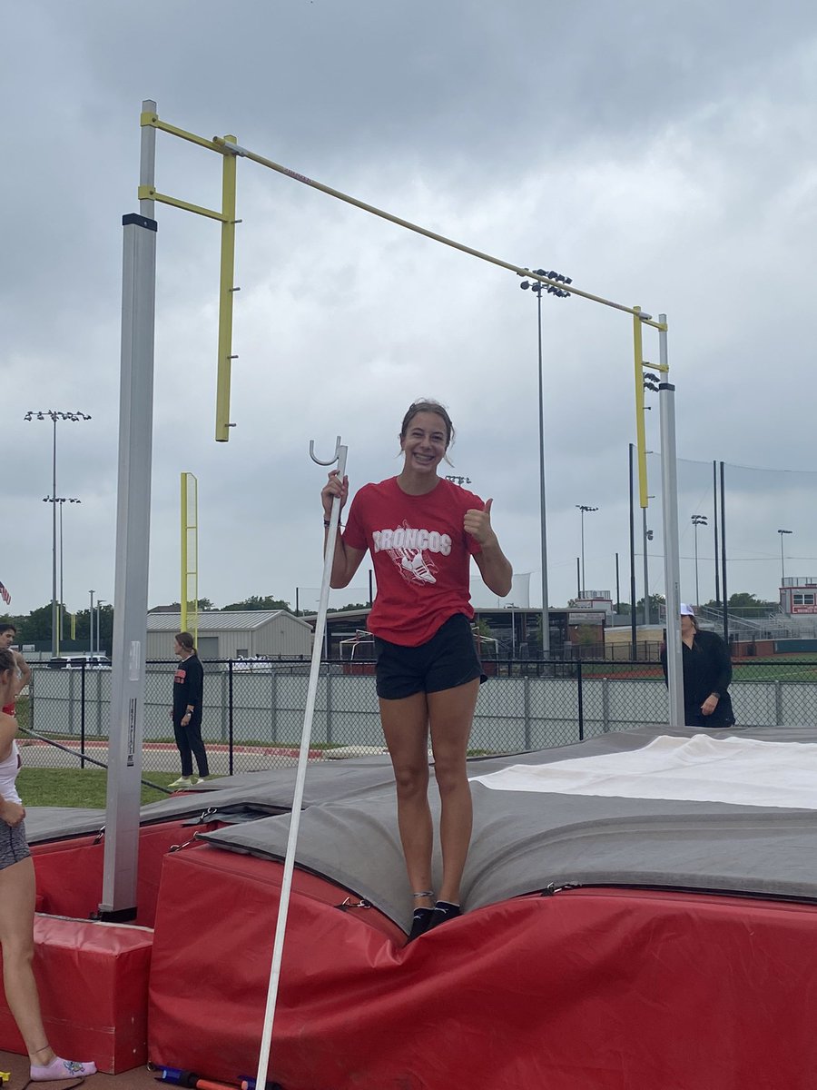 Sophomore Abigail Rydberg wins her 8th consecutive🥇 this season in the pole vault to solidify her 🎟️ to regionals. #RiseUp #212
