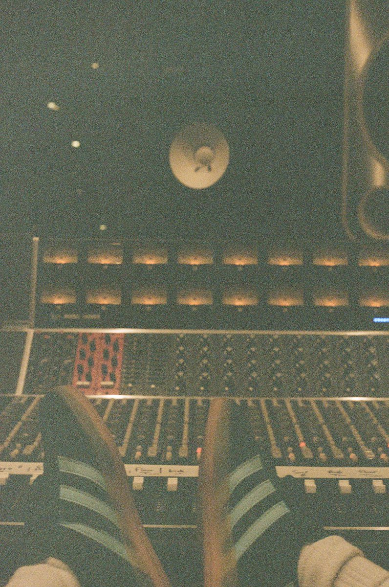 AquiloItaly's tweet photo. RT @aquilo: update - we’re v much in music land atm . feels like something good is happening. 

thank yuuu for the patience x 

b &amp; t https://t.co/gAzpt3FwFv https://t.co/NcxA35YuDy