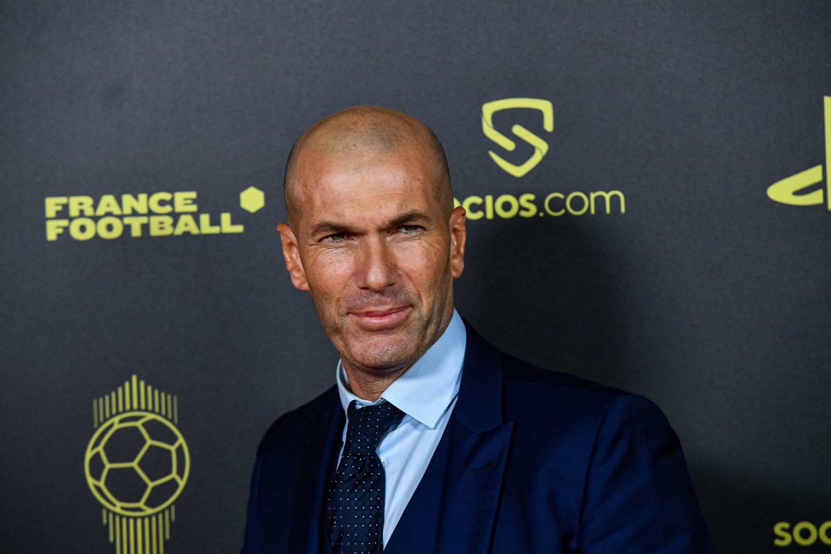 ActuFoot_'s tweet photo. 🚨 Zinedine Zidane est LA PRIORITÉ du PSG pour succéder à Christophe Galtier. ❤️💙

Les dirigeants qatariens estiment qu'ils ont une vraie chance de le recruter, maintenant que Didier Deschamps a été prolongé avec les Bleus.

(@lequipe) https://t.co/E5Uz5GbWV2