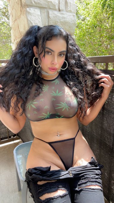 😙💨🍃 https://t.co/2tlEXyMZhi