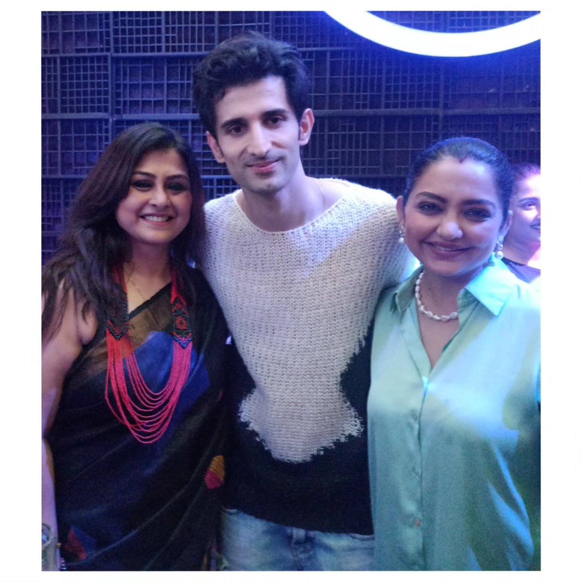 Debjani_majo's tweet photo. Jubilee Night ✨✨✨✨

#party #goodvibes #series #amazon #prime #evening #me
#dance #music #night #food

#debjani_chatterjee_official/ https://t.co/NUGqR9Aliy