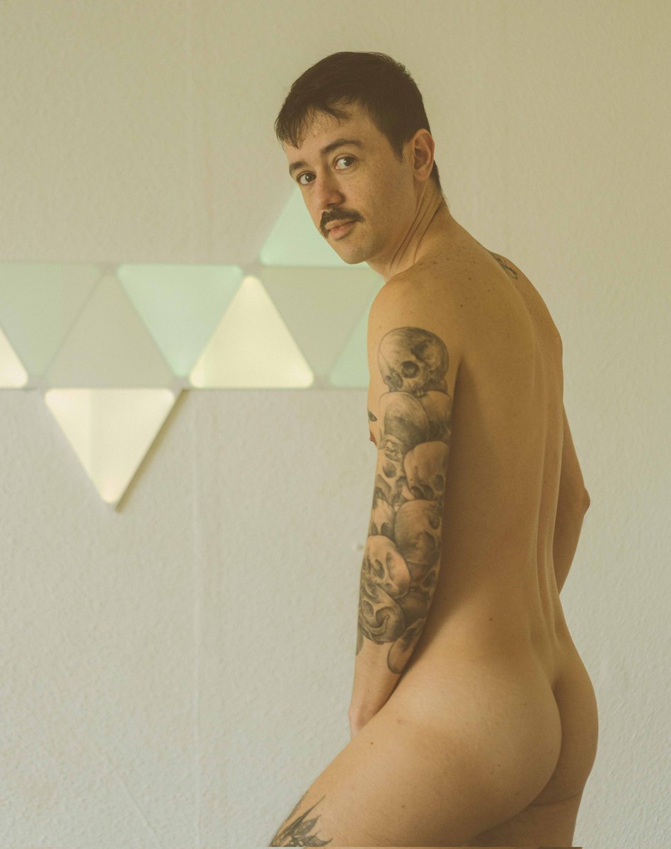 Is the weekend already there? 
📸 <a href="/seoulofberlin/">Seoul of Berlin</a> 
#gayberlin #gaymodel #gayphotography #bum #cheeky