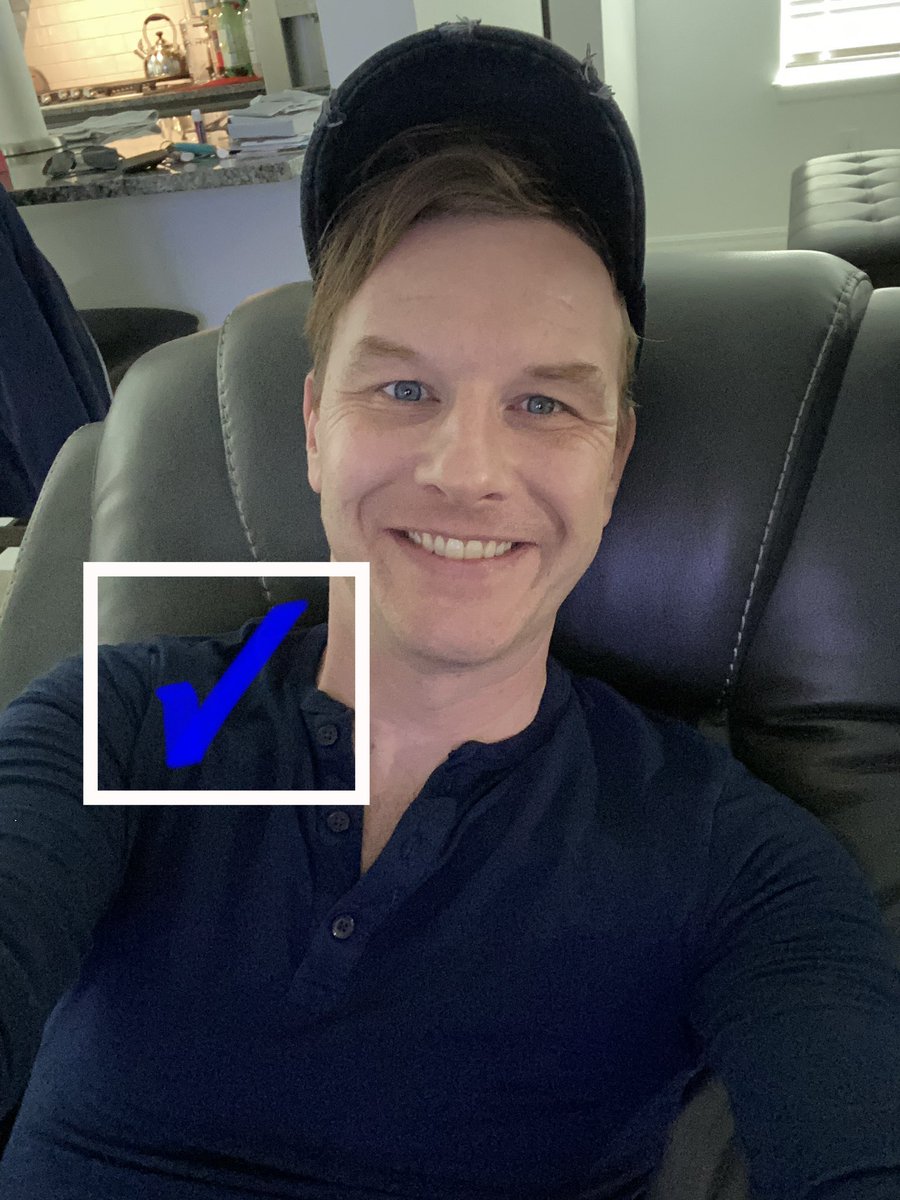 EricLevyTV's tweet photo. Here’s my blue check mark. The “official” one was taken off my profile, so I made my own. 🤷🏼♂️ #Twitter #TwitterBlue #Blue #BlueCheckMark #BlueCheck #Verified #SelfVerification #ImReal https://t.co/2fWsLxIAII