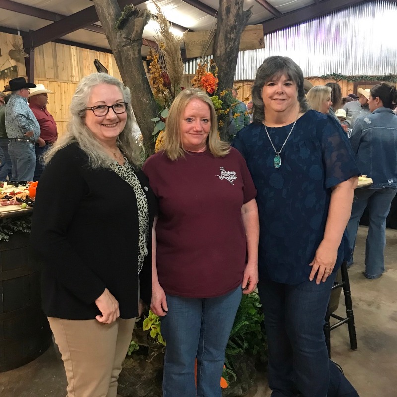 LegendBank's tweet photo. Our Henrietta Bankers were excited to be Gobbl'N Tom sponsors again this year at the annual Clay County Turkey Fest. Stefanie Forester, Branch Manager, Lisa Cummings, Loan Assistant, and Colleen Marcella, Teller, enjoyed their evening!
#FeelGoodFriday #TurkeyFest https://t.co/th6PyH0AI1