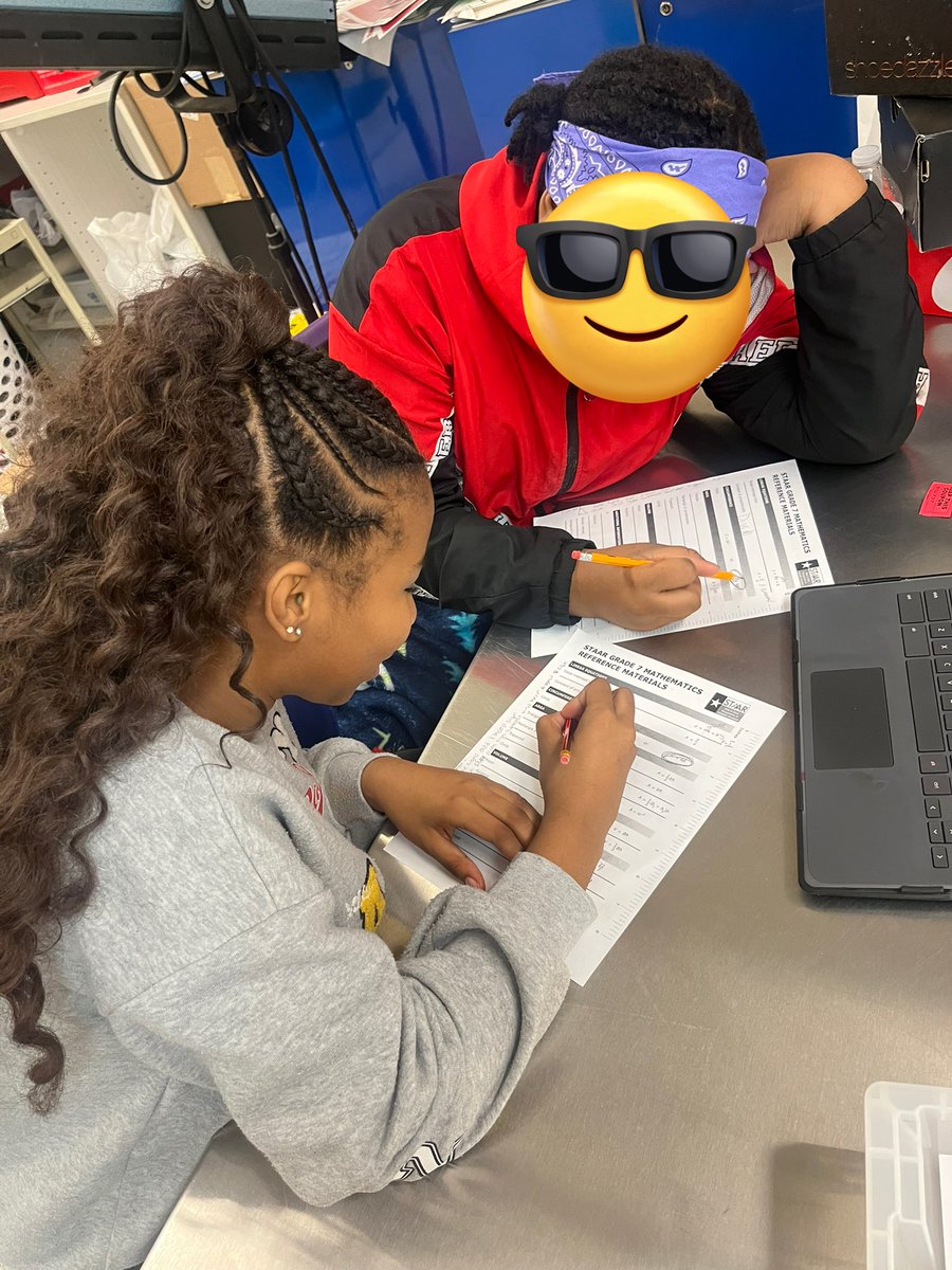 JouetDaniels's tweet photo. 7th Grade Honors Students Co-Teaching in Math Bootcamp today @Byrd_Middle . #AllSTAARs #STAARBurstBootcamp https://t.co/8boYyQJohp
