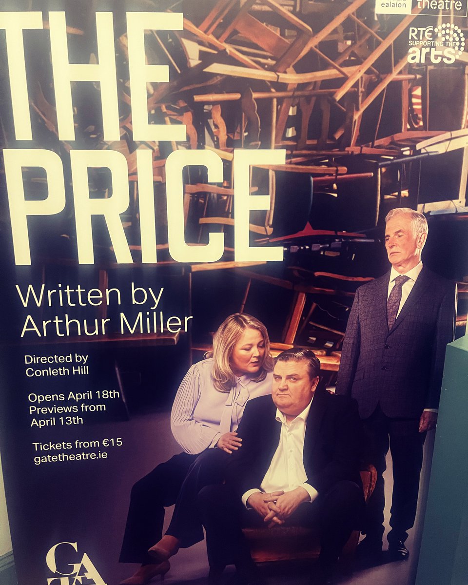 Nice evening @GateTheatreDub to see Arthur Miller’s #ThePrice - it’s dialogue heavy but there’s some stellar performances, especially @SimonDelaneyEsq