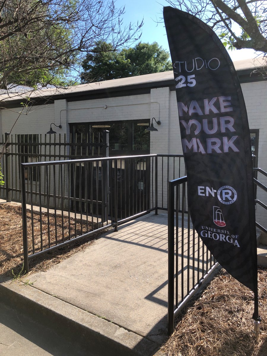 Charles__Burney's tweet photo. Reporting for @GradyNewsource: The Next Top Entrepreneur Competition is set to begin @ugaENTR‘s Studio 225 at 5:20. @ugaENTR will pay out $17,500 to 3 winning business ventures. And the night includes a free reception. Stay tuned for updates. https://t.co/ozkz9vOoYH