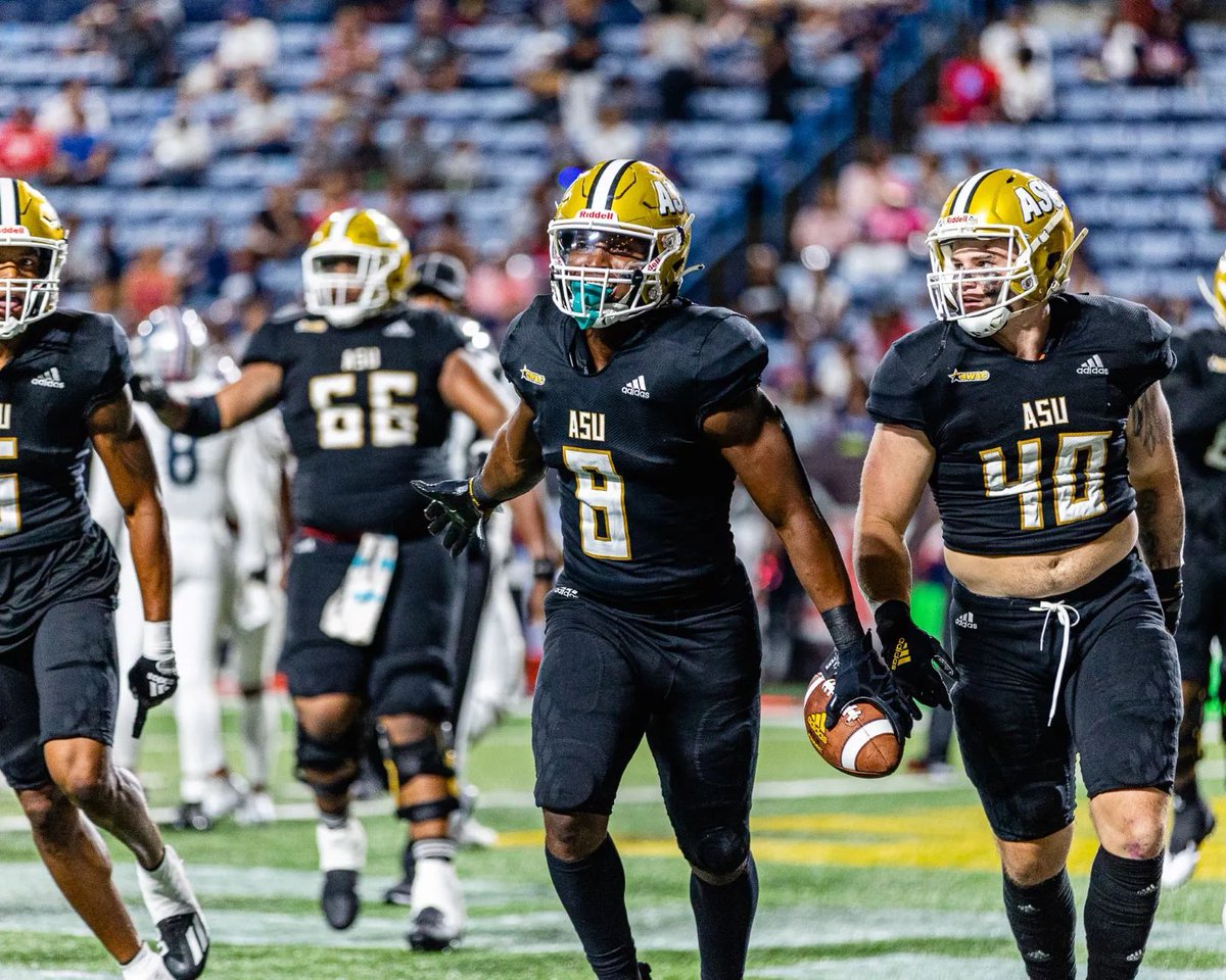 Truly blessed and honored to receive my first offer from Alabama State University #AGTG <a href="/CoachLou15/">Ryan C. Lewis Sr</a> <a href="/leesburghsfb/">Leesburg Football</a> <a href="/MoffettMan9/">Steven Moffett</a>