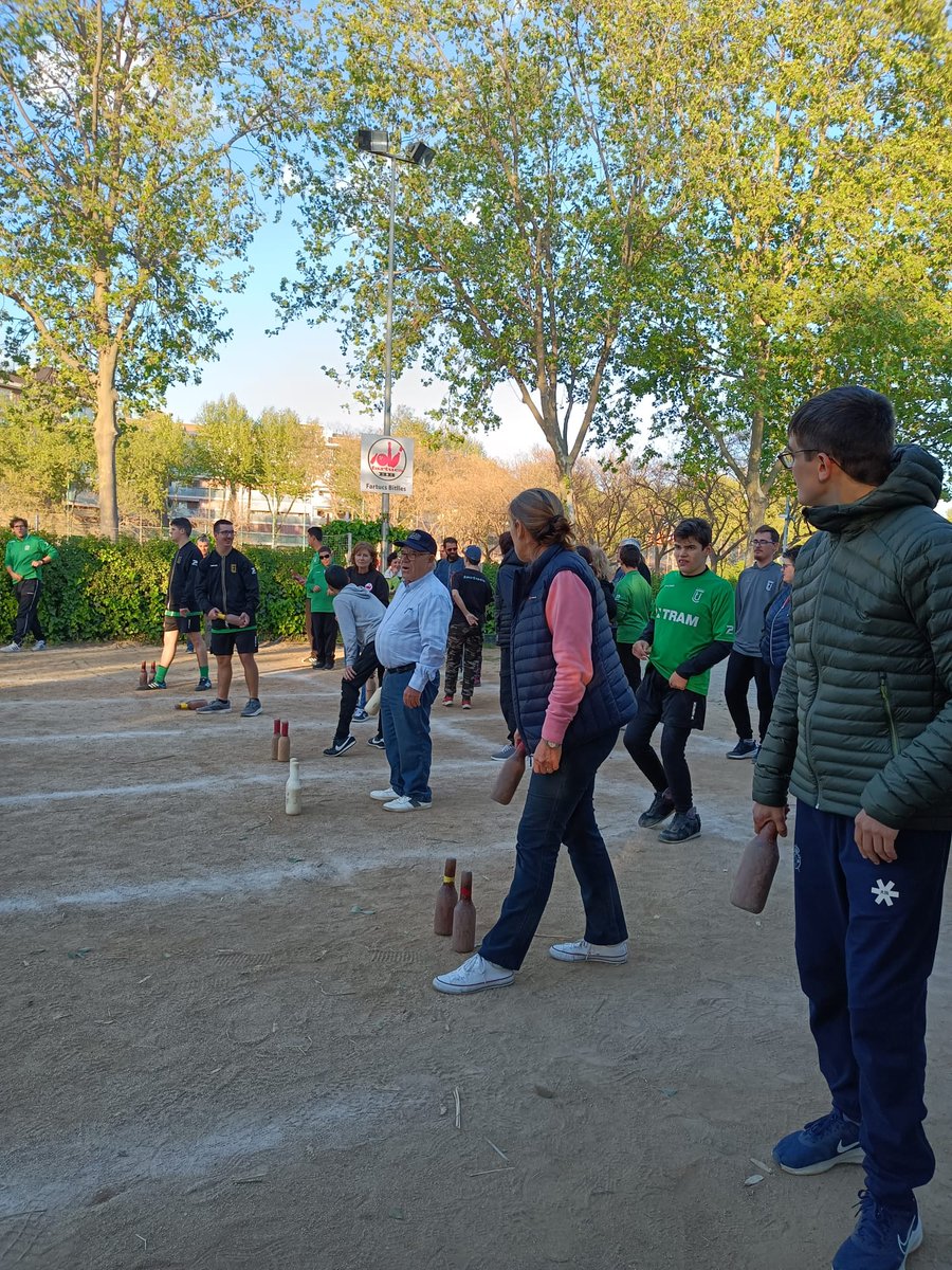 InsercorU's tweet photo. 📢📢📢 eventos !!!

#comparteam 22/23.

Algo muy diferente pero muy divertido a la vez.

El pasado viernes compartimos la tarde con los amigos de @fartucs aprendiendo les bitlles catalanes.

Un capítulo más de esta bonita aventura del comparteam. 

💚🤍💚 valores !!! https://t.co/CLEXWlqLWQ