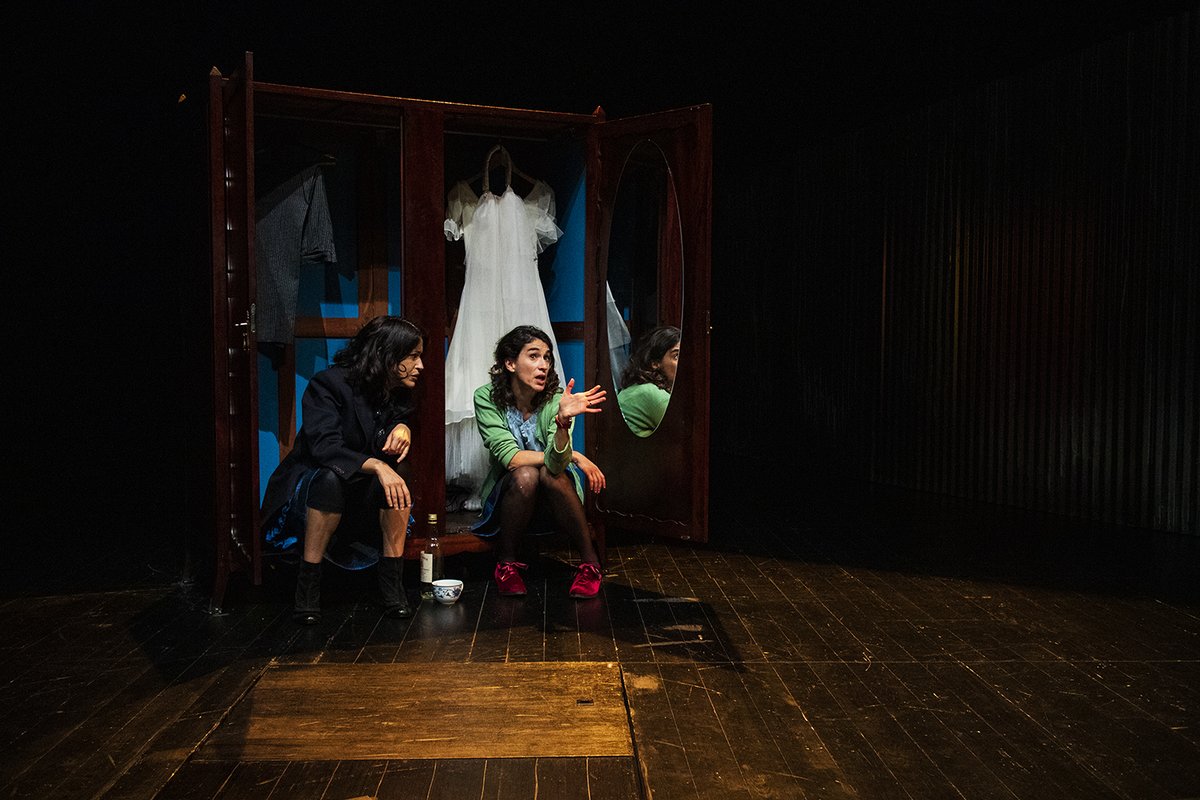 AEscoladaNoite's tweet photo. Últimas sessões de "Trilogia de Alice", de Tom Murphy, enc. Nuno Carinhas, em Coimbra. 
Até 23 de Abril de 2023
sexta 19h00, sábado 21h30, domingo 16h00
> M/14 > 90 min > 5 a 10€
informações e reservas:
239 718 238 / 966 302 488 / geral@aescoladanoite.pt https://t.co/4fDe00GXP5