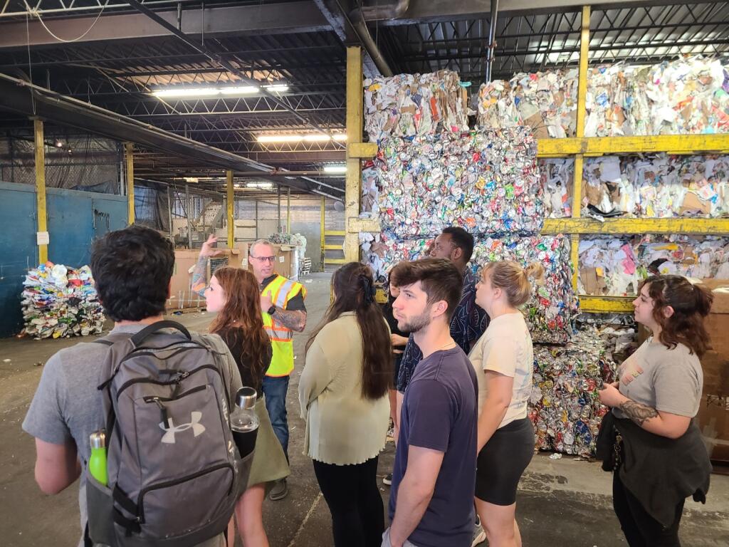UNL_ENVR's tweet photo. Yesterday the ENVR 101 class took a field trip to Green Quest, which processes all of UNL's recycling. It was a very informative visit, and we want to thank Kelley McReynolds for his assistance during the visit! It is so exciting to see sustainable practices up close. https://t.co/zEkXUsQ89C