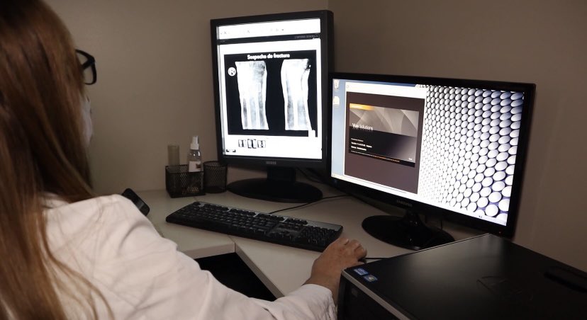 gustavoposse's tweet photo. ¡Una noticia que nos llena de orgullo!
A partir de esta semana, nuestros 3 hospitales municipales estarán implementando la #InteligenciaArtificial en el diagnóstico por imágenes.

Esta innovación nos permitirá brindar mayor precisión en los tratamientos y optimizar la atención. https://t.co/AG6IPEgjTv