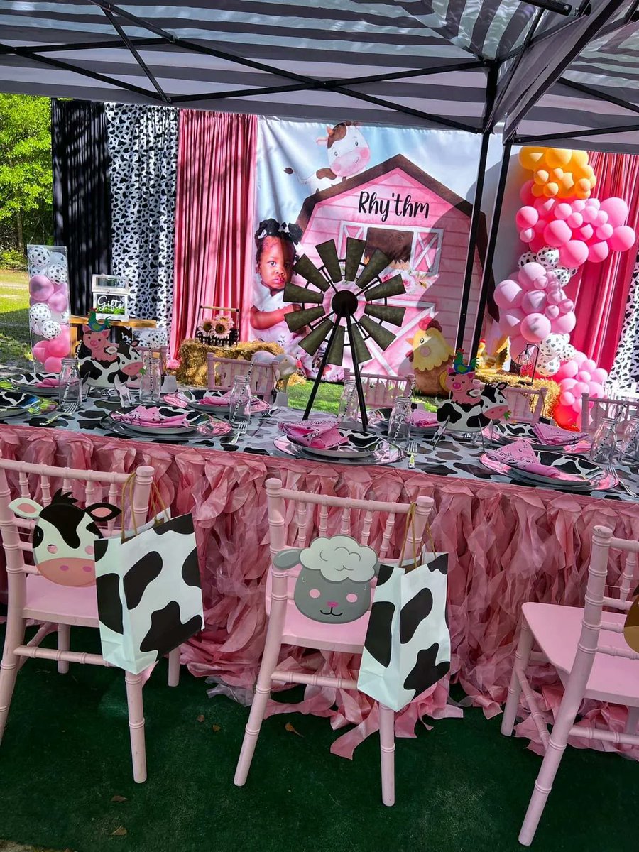 catchmyparty's tweet photo. Take a look at this cute pink farm-themed birthday party! The table settings are lovely! https://t.co/0ngliIv9p4 #catchmyparty #partyideas #farm #pinkfarm #farmparty #girlbirthdayparty https://t.co/OALdIoY3Wi