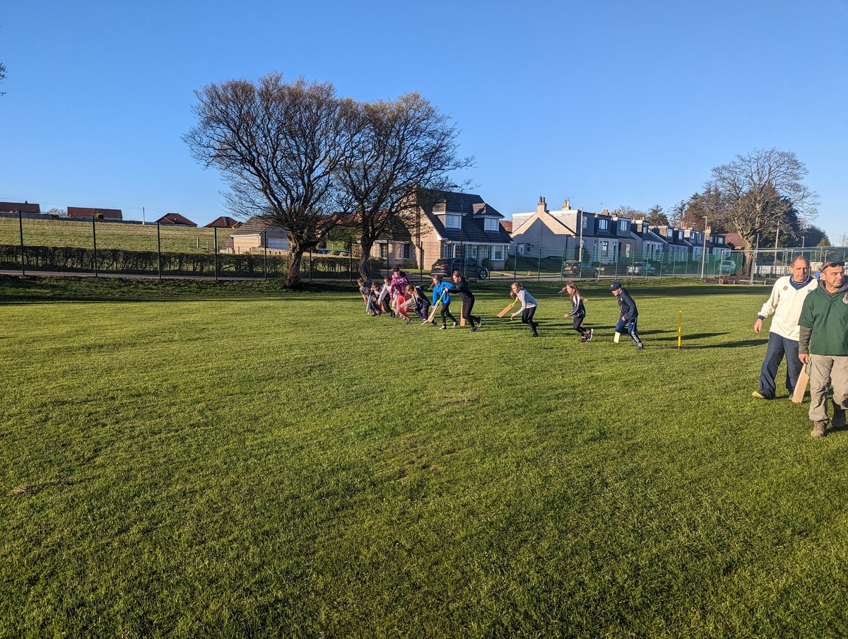 WestquarterCC's tweet photo. Still a bit cool but great to see over 50 juniors out to start the 2023 summer outdoor sessions! https://t.co/K8vAUfvtwD