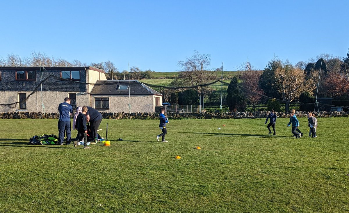 WestquarterCC's tweet photo. Still a bit cool but great to see over 50 juniors out to start the 2023 summer outdoor sessions! https://t.co/K8vAUfvtwD