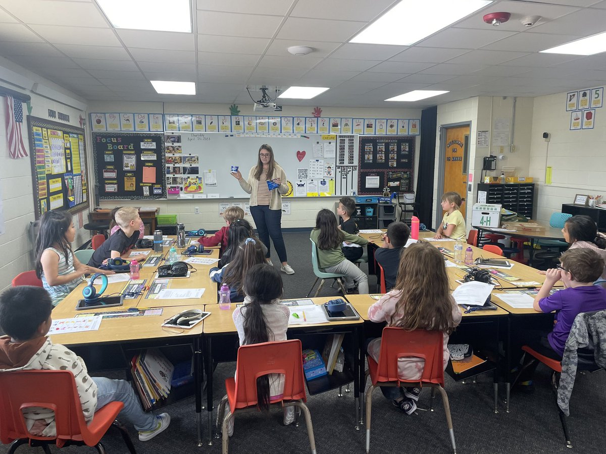 Thank you to Miss Alissa from <a href="/Nebraska4H/">Nebraska 4-H</a> and extension for coming and teaching our 1st grade class “Where our Food Comes From”. The kids loved it! <a href="/PCElemSchool/">PC Elementary School</a> #lakeviewvikes