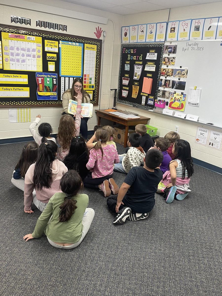 sprunk_holly's tweet photo. Thank you to Miss Alissa from @Nebraska4H and extension for coming and teaching our 1st grade class “Where our Food Comes From”. The kids loved it! @PCElemSchool #lakeviewvikes https://t.co/rYVaa9rEDm