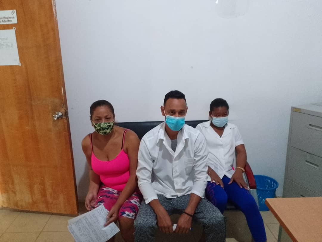 Cubacooperabol2's tweet photo. Se realiza entrega de guardia en el CDI Brisas del Cuyuní. #CubaPorLaVida #YoSigoAMiPresidente @cubacooperaven @MINSAPCuba @japortalmiranda @MinSaludVE @MagaGutierrezV @AdanVillavicen5 https://t.co/QP59P05wkE