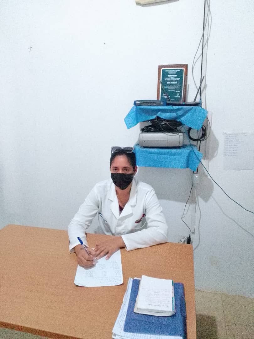 Cubacooperabol2's tweet photo. Se realiza entrega de guardia en el CDI Brisas del Cuyuní. #CubaPorLaVida #YoSigoAMiPresidente @cubacooperaven @MINSAPCuba @japortalmiranda @MinSaludVE @MagaGutierrezV @AdanVillavicen5 https://t.co/QP59P05wkE