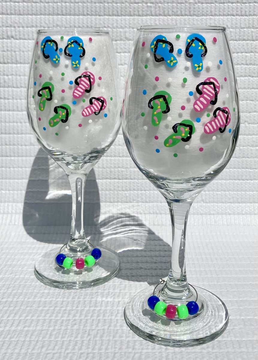 Awesome Summer glasses etsy.com/listing/145608… #summerglasses #wineglasses #paintedflipflops #SMILEtt23 #mothersdaygift #etsyhandmade #beachhouse #birthdaygift #etsy