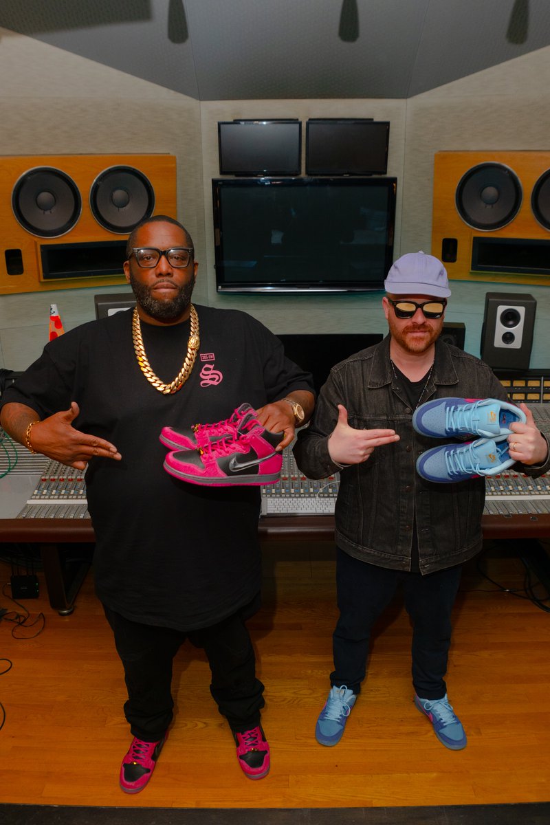 runjewels's tweet photo. it’s RTJ dunks day - tag us if you copped! @nikesb https://t.co/S3ip8jj3yR