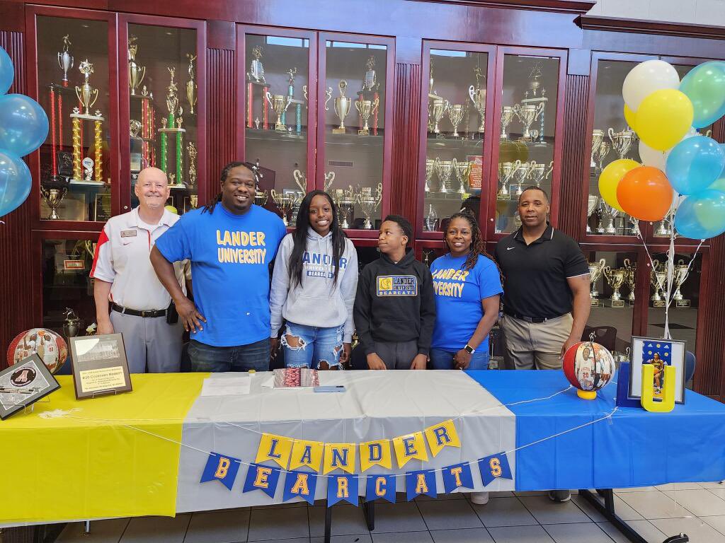 ArcherWBB's tweet photo. Congratulations @CourtneyNesbitt !! We are proud of you!! Can’t wait to see you do big things at @LanderWBB https://t.co/whlYikbbIK