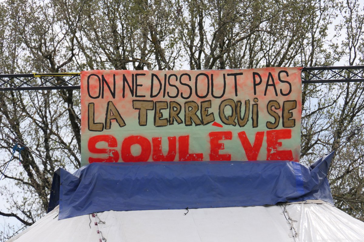 LaVoieEstLibre_'s tweet photo. UN CAMP DE RÊVE POUR ACCUEILLIR LA SORTIE DE ROUTE 🌳🐝
  
🚧 SORTIE DE ROUTE POUR l'#A69 ↗️ 22-23 avril  
👉 Coordonnées : 43.586 , 2.144 
👉INFOS: 
➡️ Blog : https://t.co/Mi1qPdOgjC  
➡️ Site LVEL  : https://t.co/TCAP3s75iT
➡️ FIL D'INFOS TELEGRAM : https://t.co/L3xYT6X2Z8 https://t.co/4lc1ZZrlHx