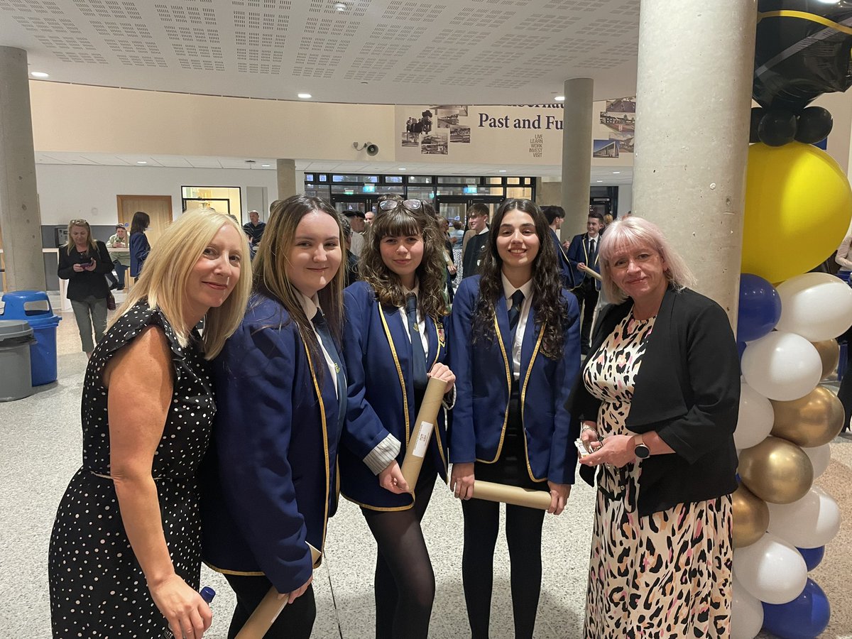 CECE__500's tweet photo. Graduating… I didn’t expect this to be happening so soon, Greenfaulds high school has been so amazing the last six years and I can’t believe that’s it over! Can’t wait for tomorrow to say a final goodbye! @Greenfaulds_HS https://t.co/CkepHtcakN