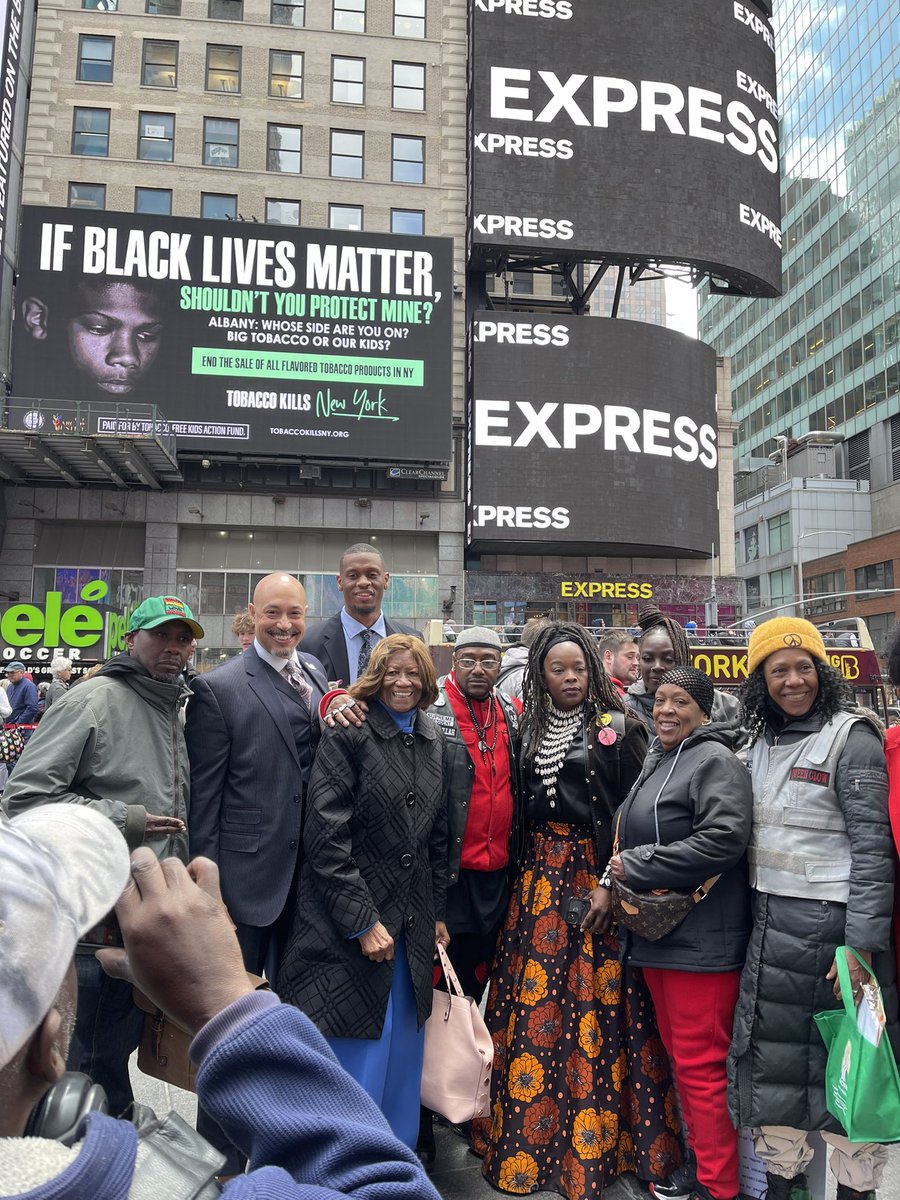 RobinVitale's tweet photo. Look up in Times Square, friends. You’ll see an incredibly important question being asked of our @nyccouncil @ @NYSenate / @NYSA_Majority. #TobaccoKillsNY #MentholsKillNYC https://t.co/ysHWefRGzc