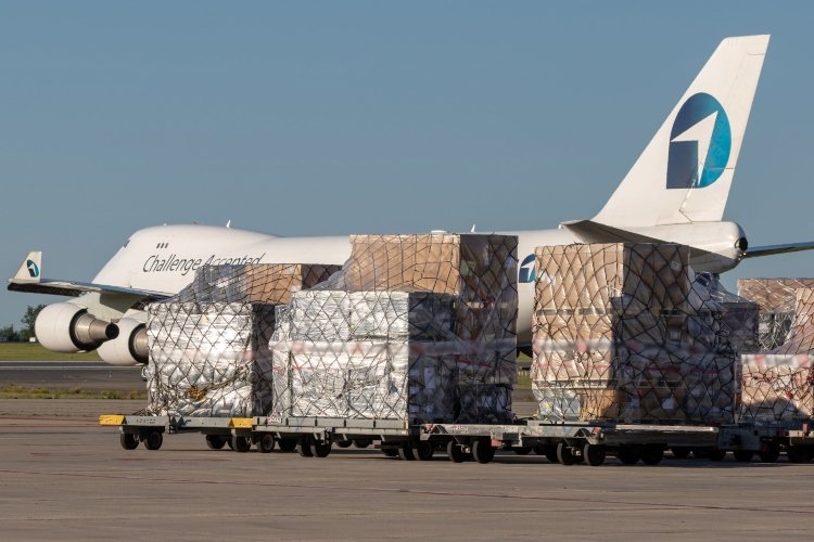 America_Vuela's tweet photo. #ChallengeGroup, estableciendo la excelencia en el transporte del #comercioelectrónico chino
#Boeing #B747F https://t.co/Tf3sv5KuxV https://t.co/u4dpfOytfH