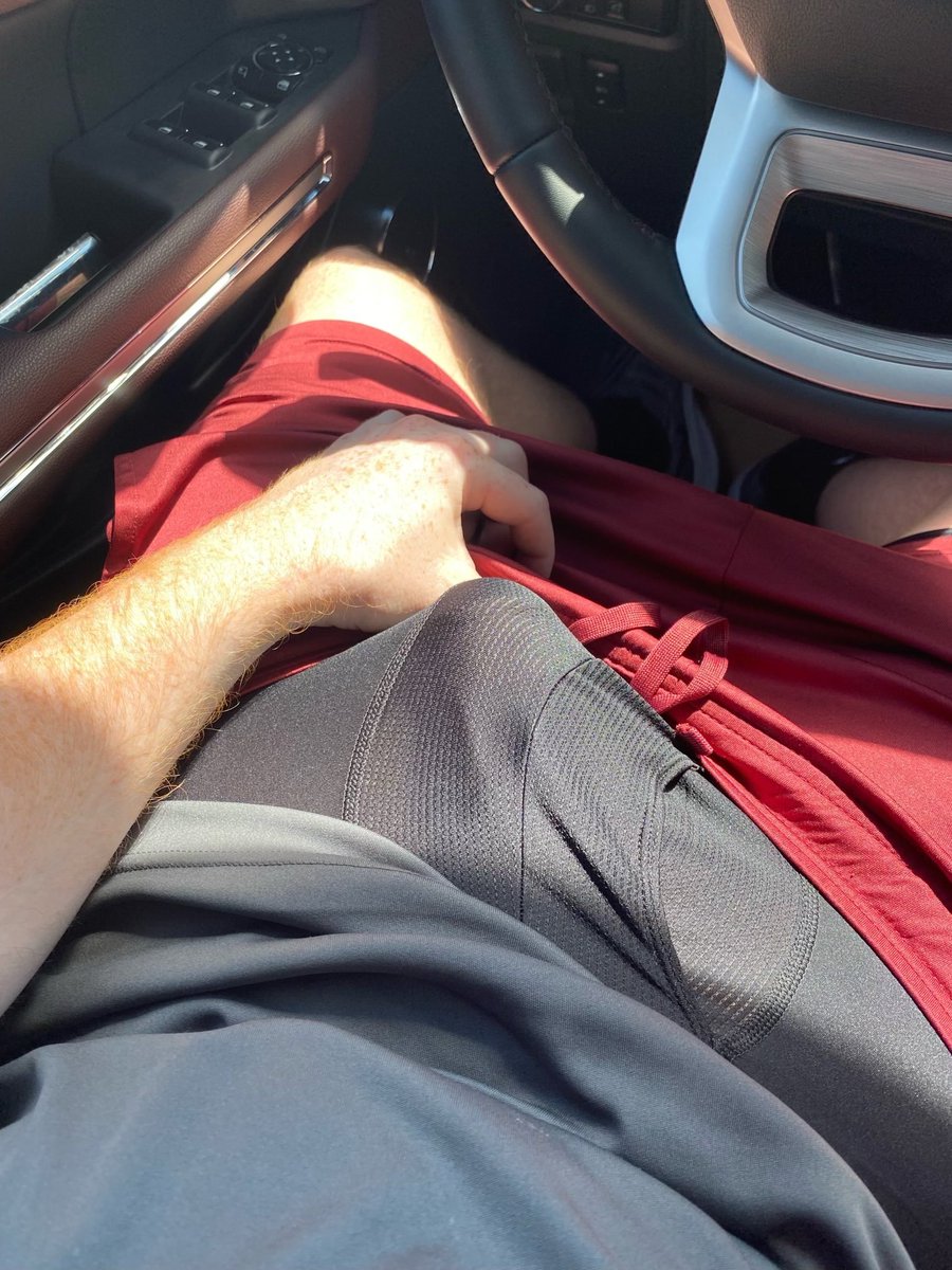 Justinginger13's tweet photo. Bored at work. Come help me out? #content #onlyfans #working #fun #bored https://t.co/p8zQmd771p