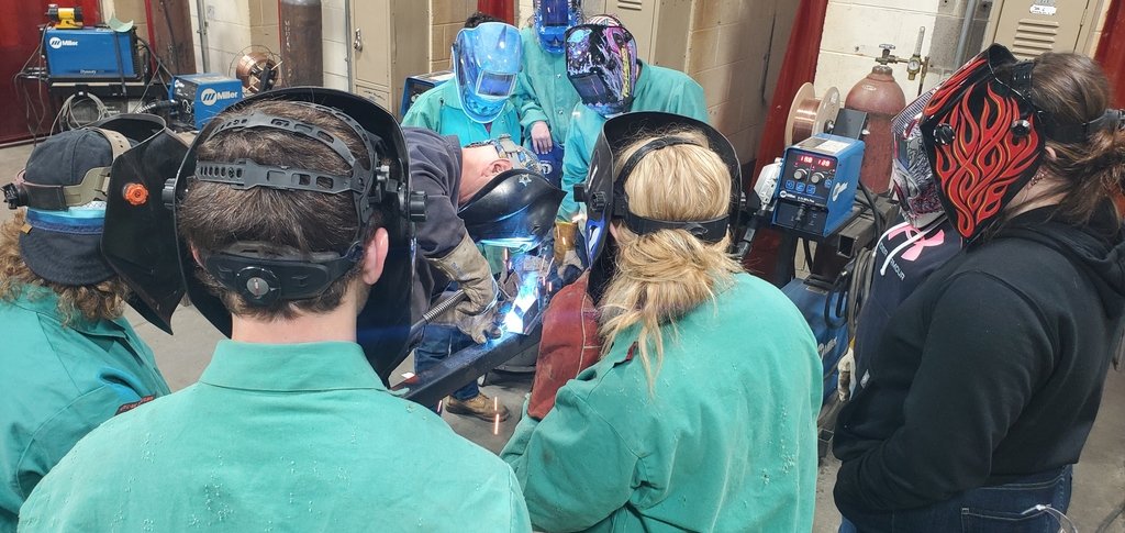 BullittATC's tweet photo. ATC welding students completing performance task, practice welds, &amp; watching demonstration by Mr. Benet.  #BullittATC #MovingForward https://t.co/9KKX9suBzl
