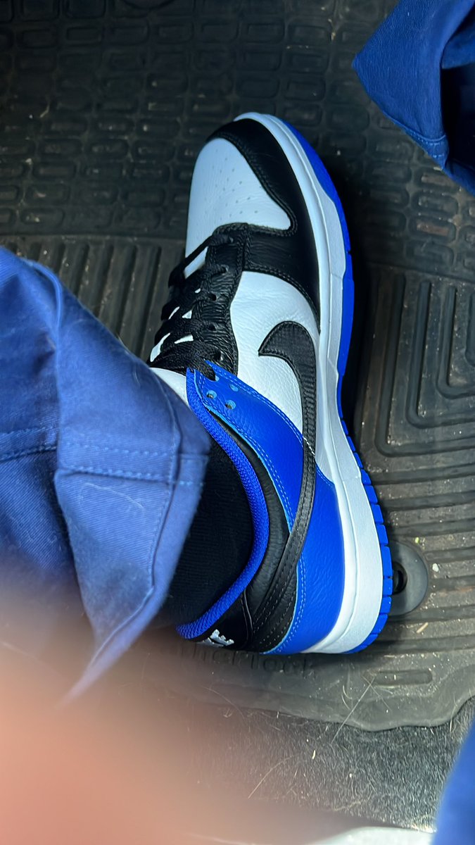 pfquang's tweet photo. My Nike dunk! Thanks @thesolerestocks https://t.co/eufzWHwxac