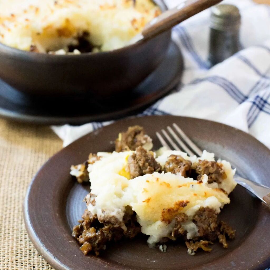 Enmicocinahoy's tweet photo. Nada más rico que un buen pastel de papas ¿a ti te gusta?
#enmicocinahoy
#lacocinachilenadepilar
#pasteldepapa
Para ver la receta dirigirte a mi perfil y pinchen linkiprofile y luego la foto correspondiente y los llevara al blog o haga click en el sigu… https://t.co/35hlNLY7rv https://t.co/iS1MI16m6l
