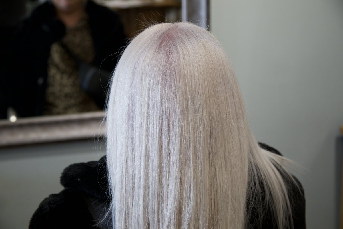 pcarlin70's tweet image. @BelfastHourNI had an amazing day in Tuesday when a special guest technician came over from London headquarters of @schwarzkopfpro to educate us about the new additions to fab #blondeme range. Our team at
@HairCarlin had an amazing day ♥️♥️ #BelfastHour #ShareDiscoveryVillage