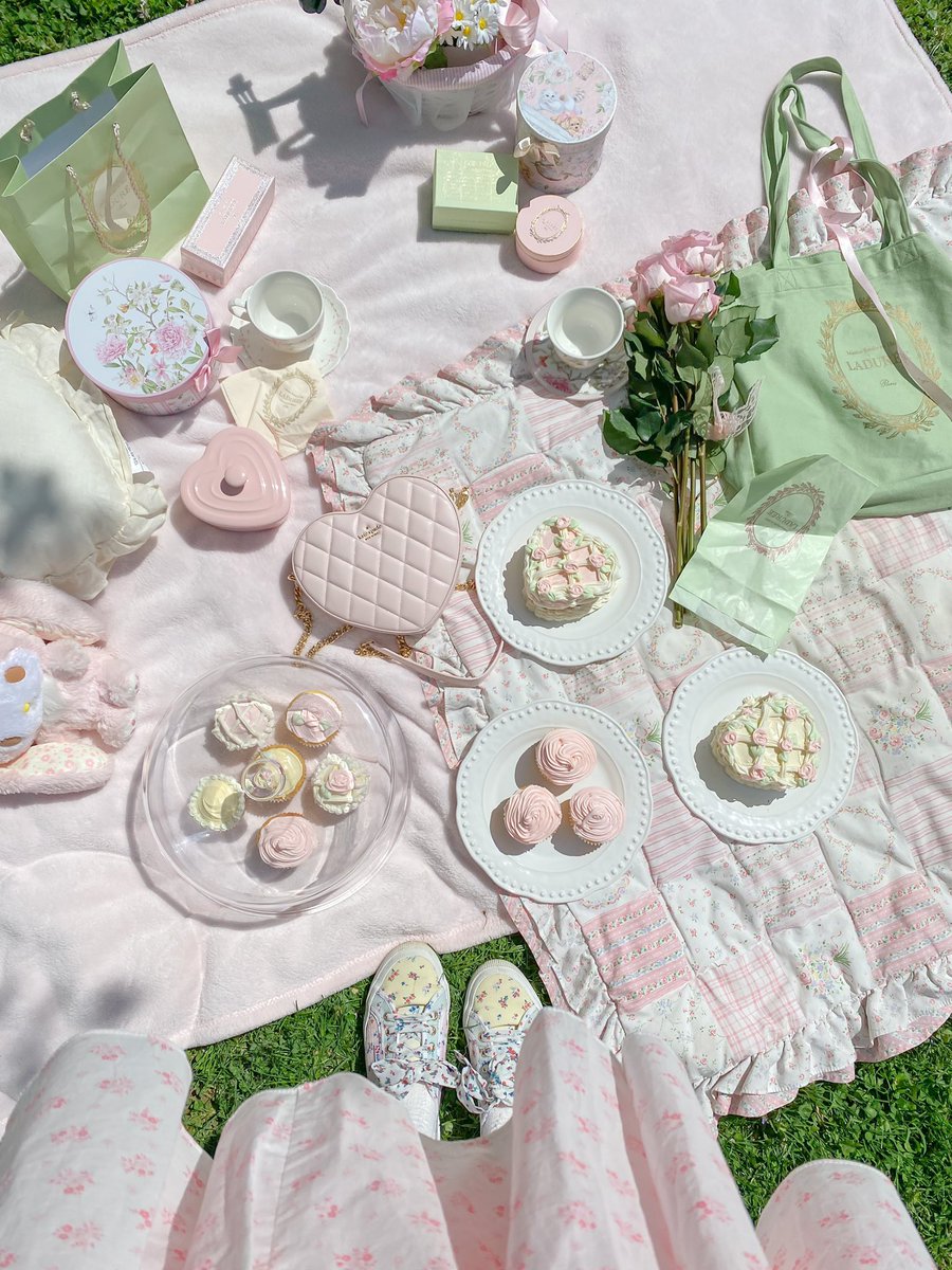 ️‍🩹 shattered heart on Twitter "RT caiIeycake went all out for my