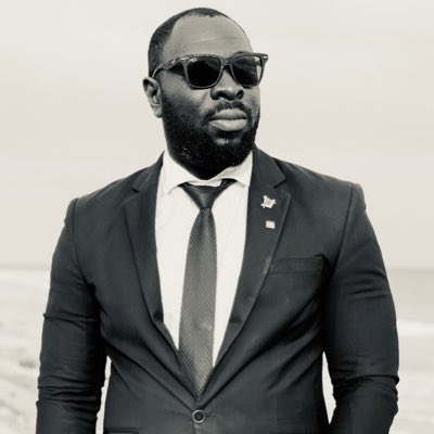 LawrenceAnang's tweet photo. #NewProfilePic https://t.co/9Slzzvo3vG