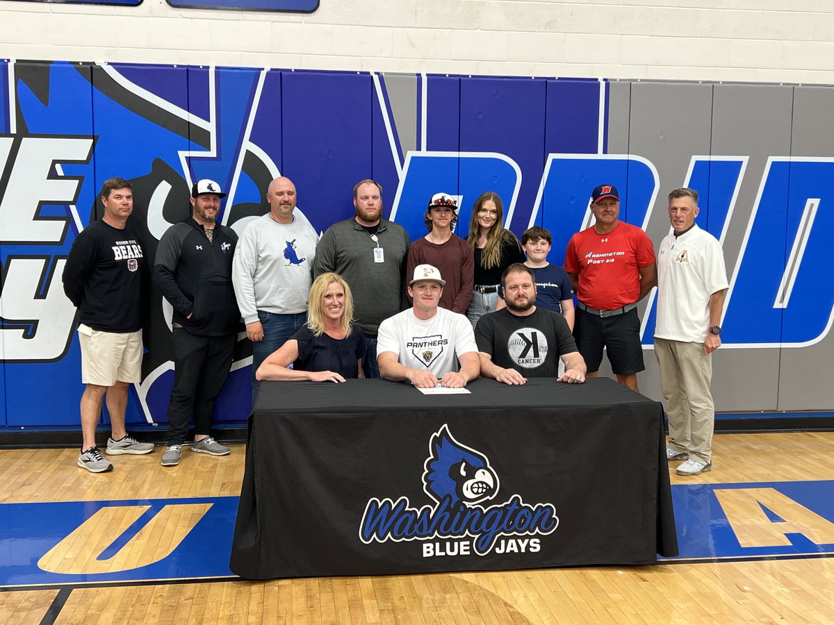 Congrats to Gavin Matchell for signing to continue his academic and baseball career at Principia College! Good luck next year in the classroom and on the diamond!