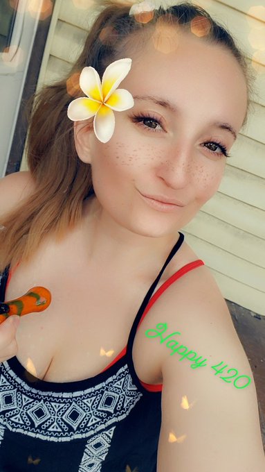 💚💚 Happy 420 Yall💚💚🍃💨 https://t.co/s2yyKmA4ED
