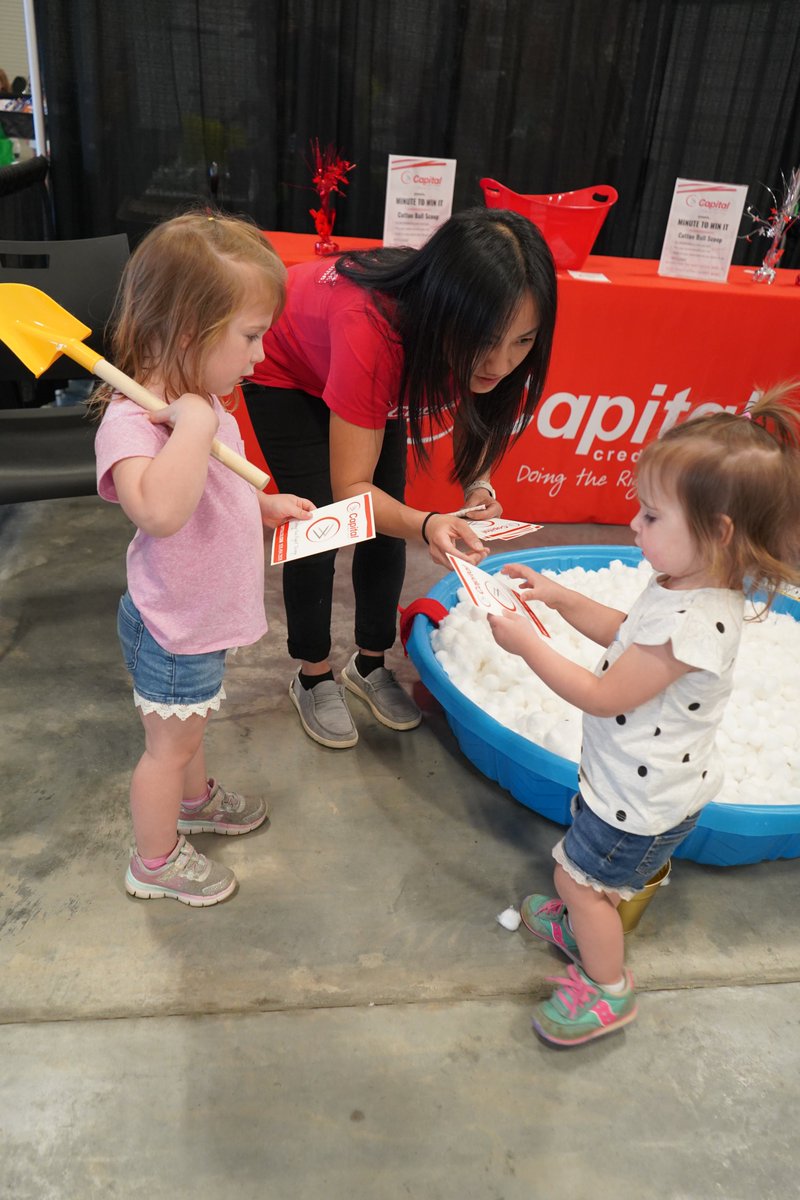 It's #VolunteerRecognitionDay  and our CCU team had an exciting weekend volunteering at Run Away to the Bay AND the Fox Cities Kidz Expo, where the kids were really diggin' our activity pool. We can't wait to see what other volunteer opportunities are on deck for this year!