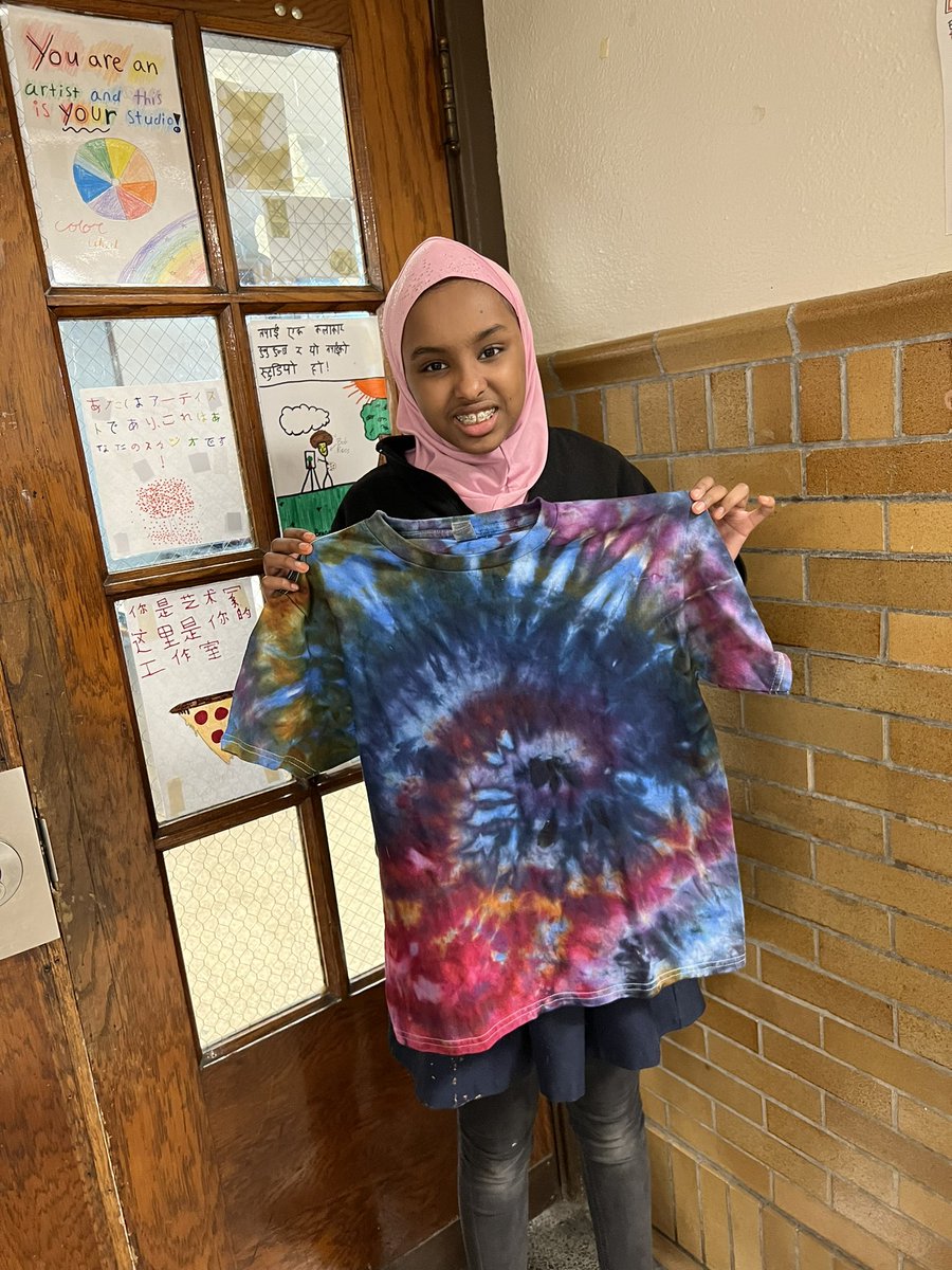 MsJeaninRoom100's tweet photo. Creative Cats Garden Club has been busy this year! We tried out ice-dye, made a border for our pollinator garden (plants are starting to spring back up!), planted some veggies, &amp; made tons of art about nature! @idlewildfarm #ourtreeisthrivingtoo #RoarJagsRoar https://t.co/HeNeABi5TG