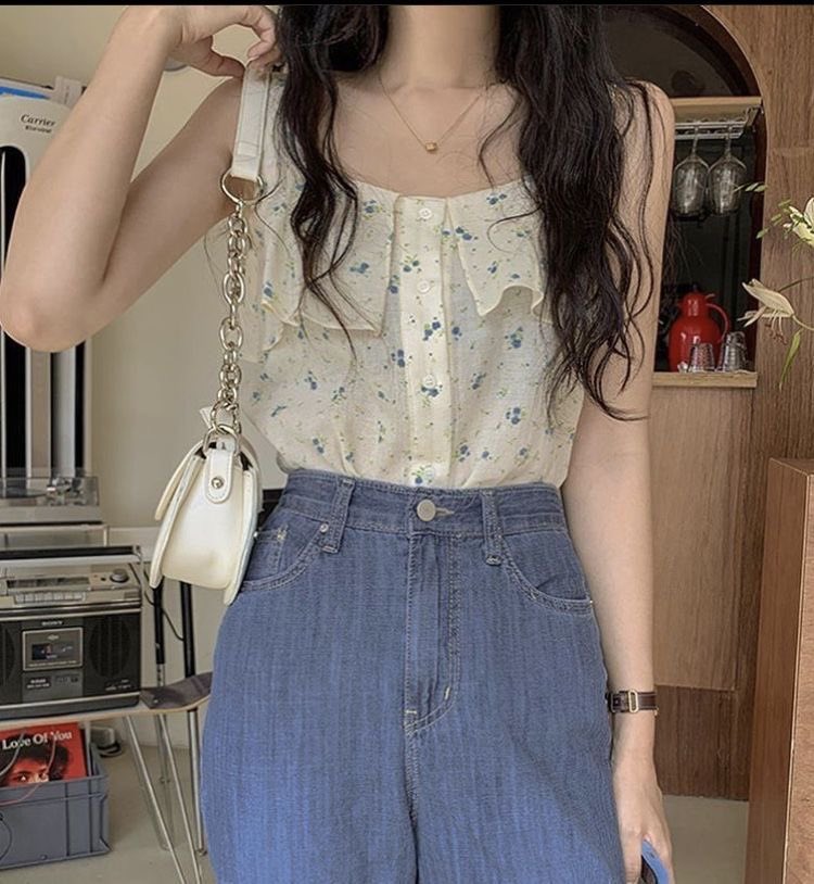 wispwyy's tweet photo. being able to make even the most basic fits look so cute 🥰 https://t.co/qDlGagvfk5