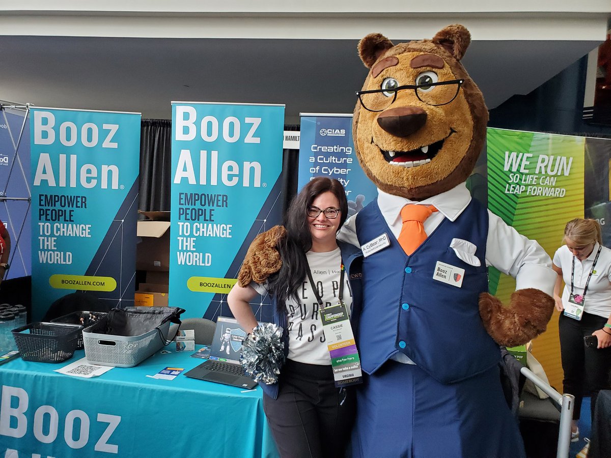 Thanks so much <a href="/BoozAllen/">Booz Allen Hamilton</a> and the <a href="/FIRSTweets/">FIRST</a> Championship Event for allowing me to share a #cultureofcybersecurity with this amazingly talented group of people!