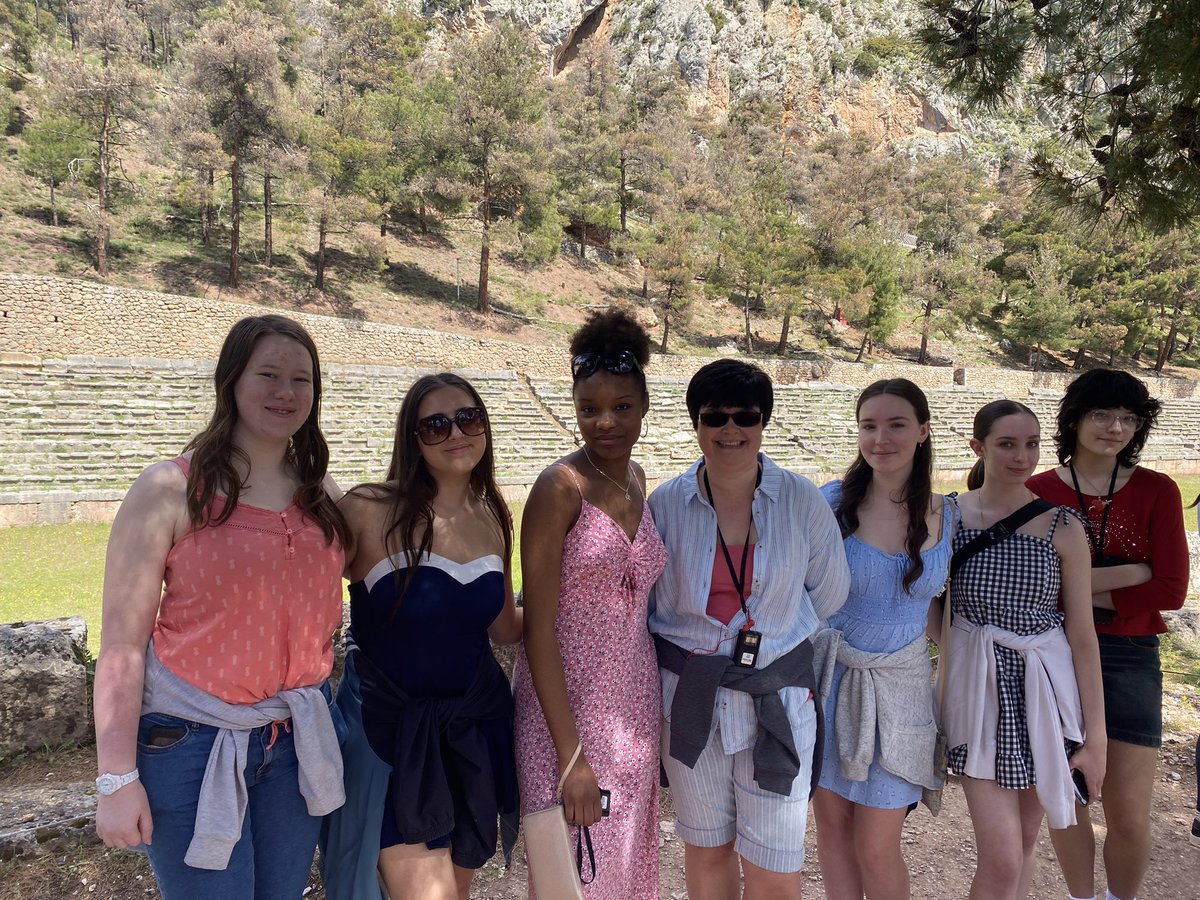 FHill_Classics's tweet photo. Classics tour day 3 #selfieatdelphi
@FarnboroughHill @FHill_Abroad @Sarah404BC https://t.co/sJx4qOrPIL