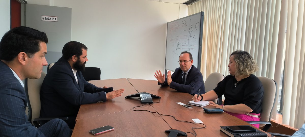 ProInversionPe's tweet photo. El director ejecutivo de #PROINVERSIÓN, acompañado de su equipo técnico en saneamiento, recibió la visita de representantes del consorcio RIPCONCIV (Ecuador) y STILER (Uruguay), quienes mostraron interés en los proyectos PTAR, actualmente en cartera. https://t.co/r3mnsV8nPI