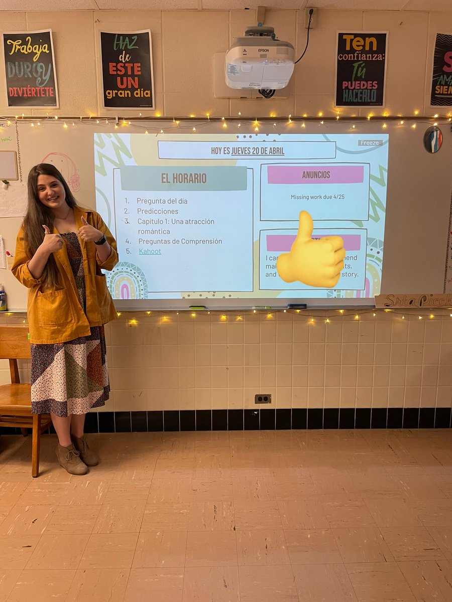 srtapicchi's tweet photo. Srta. Schaefer did an amazing job today with Senior Teach Day! Buen trabajo chica 👏🏻  @BulldogLife_WHS @WaucondaCUSD118 https://t.co/HvZY8EpN9Q