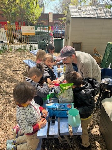 HeyBccs's tweet image. Parents Plus Shared Learning with Students = The BCCS Magic and Growth! Today our parents joined their children in our Garden for a planting activity that will not soon be forgotten. @CommunitySupt16 @D16LEADS @CMChiOsse @NequanMclean @JabariBrisport @stefanizinerman