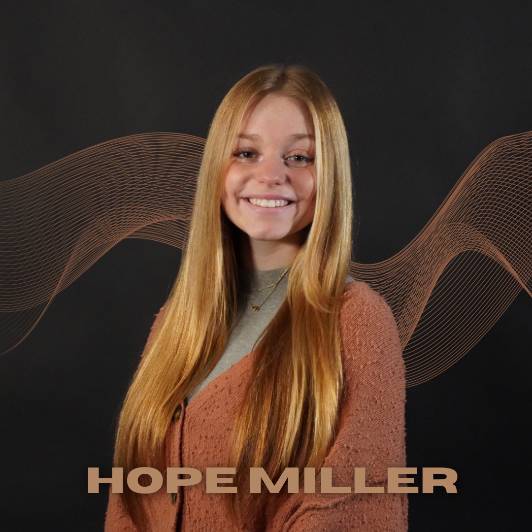 SENIOR SPOTLIGHT: Hope Miller!!
Hope is Executive Producer this year, and her favorite thing about Oak Mountain Media has been the opportunity to lead such an amazing group of people while meeting some of her best friends! Hope is planning to attend Auburn University in the fall!